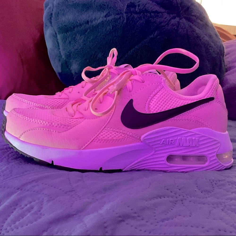 Light Pink Nike AIRMAX Women’s Size 8